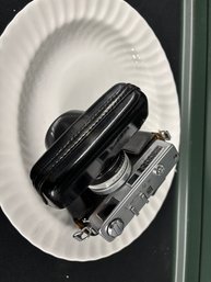 MINOLTA CAMERA IN LEATHER CASE