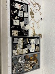 TABLE LOT MIXED W/EARRINGS ASSORTED COSTUME