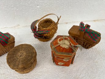 LOT (5) MINIATURE BASKETS