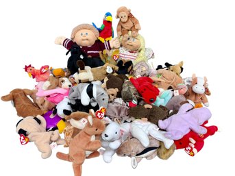 Large Lot Of Beanie Babies With 2 Cabbage Patch Kids