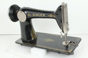 1929 Singer Model 66 Cast Iron Sewing Machine - No Shipping