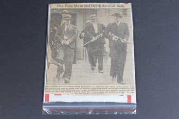 George 'Machine Gun' Kelly Shackled With Armed Federal Marshals Newspaper Clipping 1933