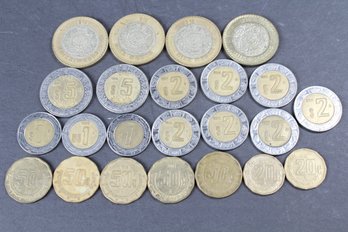 Modern Mexican Coins Including One Nuevo Peso - 23 Coins Total