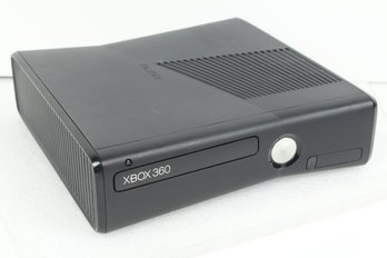 Xbox 360-S Game Console - 2011