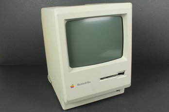 Vintage Macintosh Plus 1MB Computer Model M0001A - Powers On!