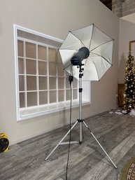 Impact VC-500WL Photography Strobe Light With Umbrella On Kumkwang Lightstand
