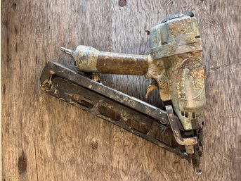 Hitachi Angle Finish Nailer - 15 Gauge