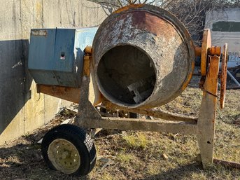Cement Mixer - For Parts Only - Does Not Work