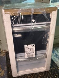 Frigidaire Gallery GCWG2438AF Stainless Steel Built-In Gas Wall Oven – New In Packaging