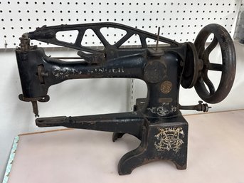 Antique Singer Model 29-4 Cobbler Leather Sewing Machine Head  Industrial Shoe Repair Classic