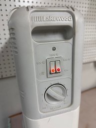 Lakewood 1500W Portable Oil-Filled Radiator Space Heater – 3 Heat Settings & Adjustable Thermostat