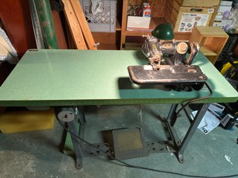 Vintage U.S. Blind Stitch Model 518-1 Industrial Blind Hem Sewing Machine With Table & Consew Clutch Motor – W