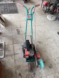 Vintage Power Trim 3.5HP Lawn Edger With Briggs & Stratton Engine - 9 Edger Blades Included - Needs Gas Draine