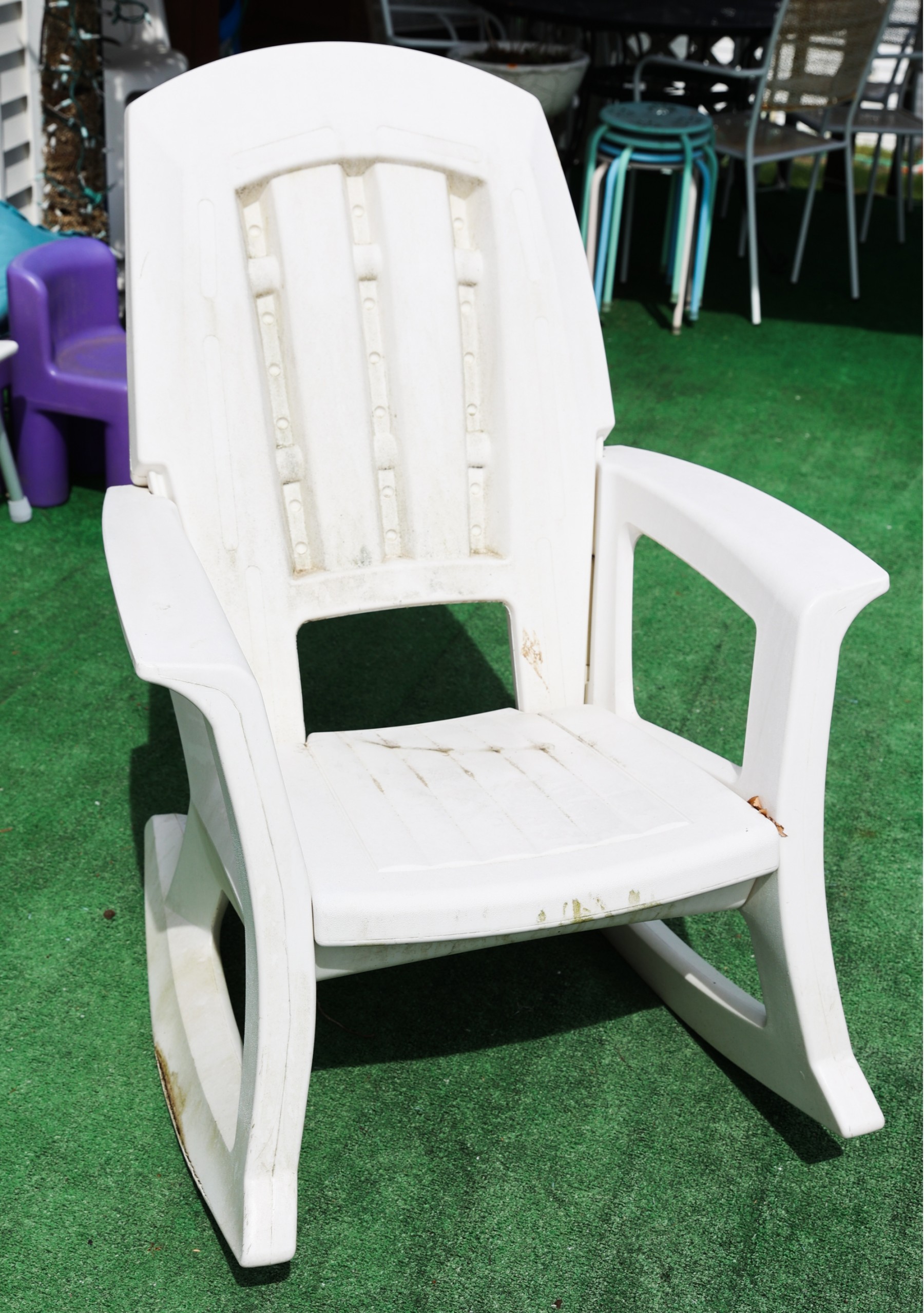 Large White Plastic Rubbermaid Rocking Chair Outdoor Rocking