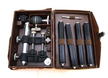 Rowi Tripod With Case