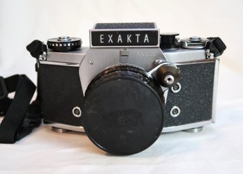 Exakta VX1000 33 MM Camera