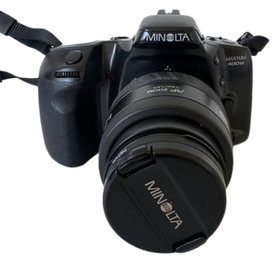 Minolta Maxxum 400si 35mm SLR Camera With AF Zoom Lens And Cap