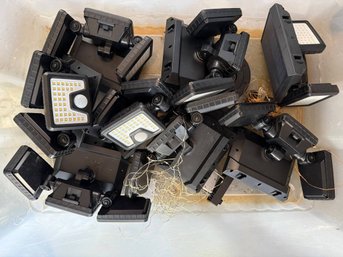 AmeriTop Solar-Powered LED Outdoor Security Lights