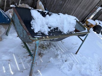 Metal Livestock Feeding Trough With Steel Frame