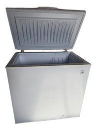 General Electric Model FCM13STRWH Chest Freezer