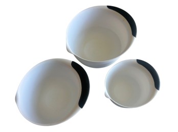 OXO Good Grips 3-Piece Plastic Mixing Bowl Set with Non-Slip Bases