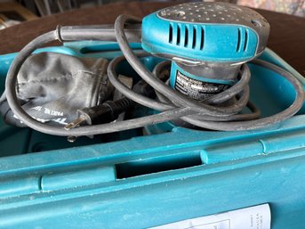 Makita BO5030 5-Inch Random Orbit Sander With Carrying Case