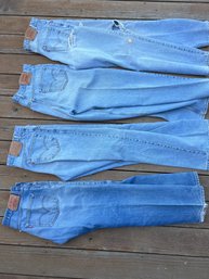 4 Pairs Of Men's Levis 550's & 501's 34' Waist & 34' Inseam