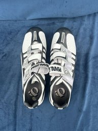 Pearl Izumi White & Black Cycling Shoes Road Bike Cleats - Mens Size 44'