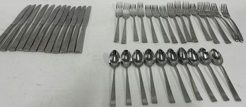 Stainless Steel Flatware Set (Spoon, Fork And Knives)