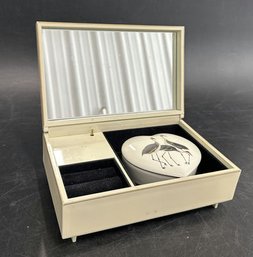White Swan Jewelry Box And A Heart Shaped Jewelry Storage With Mirror
