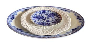 Warwick China Blue And White Plate Set