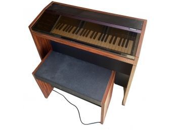 YAMAHA Music Reading Keyboard With Stool