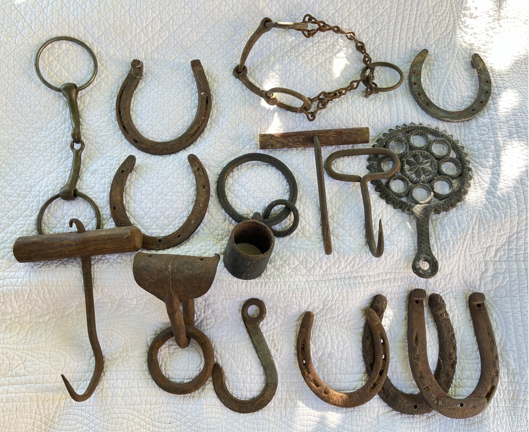 馬 アイテム Antique Horse Tack Accessories, Horseshoes, Hay Hooks, Bits #33308