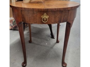 Beautiful Baker Old-world Round Side Or End Table Table