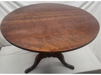 New England Style Round Mahogany Dining Table