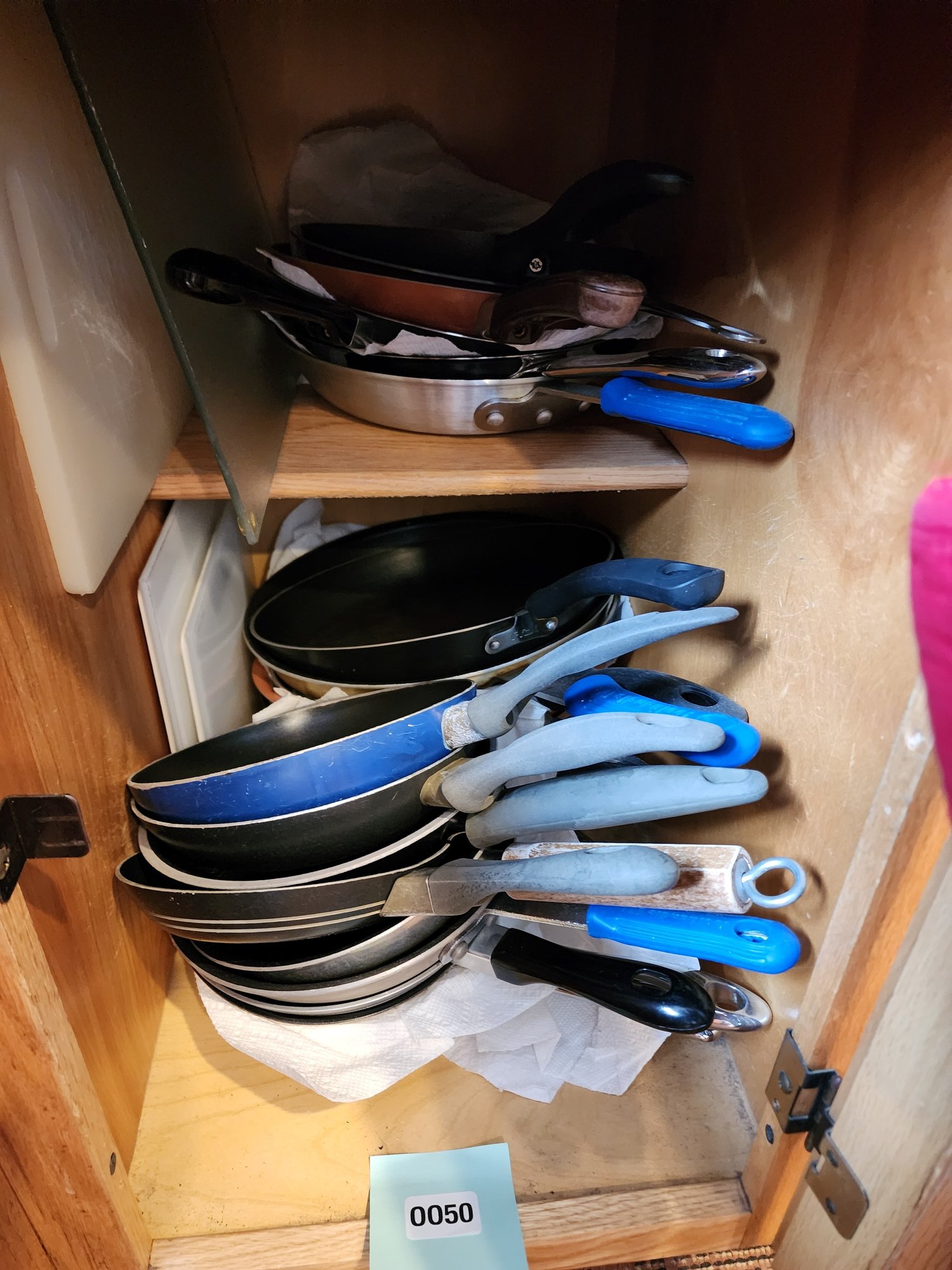 050 - Assorted Nonstick Frying Pans And Cookware Lot #30923 ...