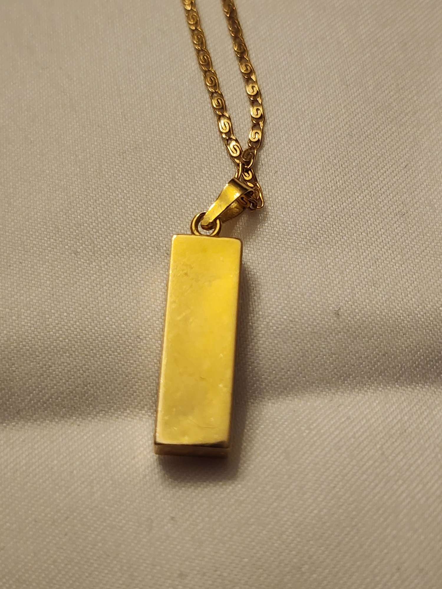 210 - 14K Italy Yellow Gold Necklace And Pendant #31498 | Auctionninja.com