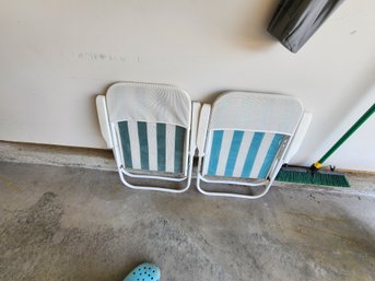105 - PAIR OF RETRO STRIPED METAL FRAME BEACH CHAIRS