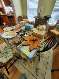 065 - ALL CONTENTS ON TABLE