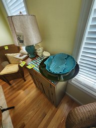 063 - MISCELLANEOUS TABLETOP CONTENTS - PLATES, LAMP, AND MORE