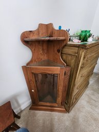 123 - VINTAGE SMALL DISPLAY SHELF WITH GLASS DOOR - ONLY CORNER PIECE - DRESSER NOT INCLUDED