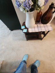 129 - DARK WOOD TWO-TIER SIDE TABLE WITH TURNED LEGS