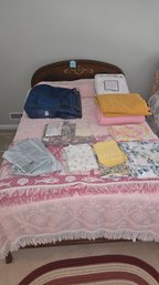 133 - VINTAGE FULL-SIZE BED WITH DECORATIVE WOOD HEADBOARD AND FOOTBOARD