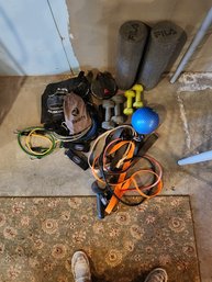 039 - ASSORTED LOT OF EXERCISE EQUIPMENT