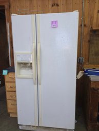 073 - KENMORE SIDE-BY-SIDE REFRIGERATOR