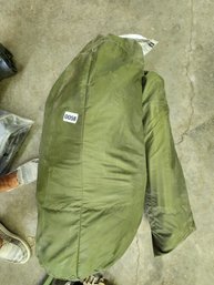 058 - LL BEAN SCREEN HOUSE WITH POLES