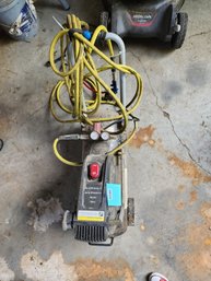 160 - AIR COMPRESSOR WITH HOSE