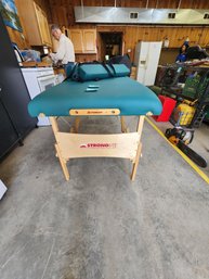 158 - MASSAGE TABLE