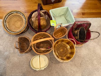 030 - LOT OF BASKETS