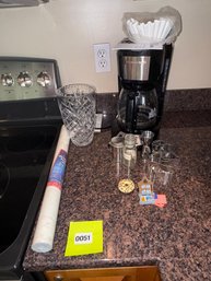 051 - MISCELLANEOUS COUNTERTOP LOT